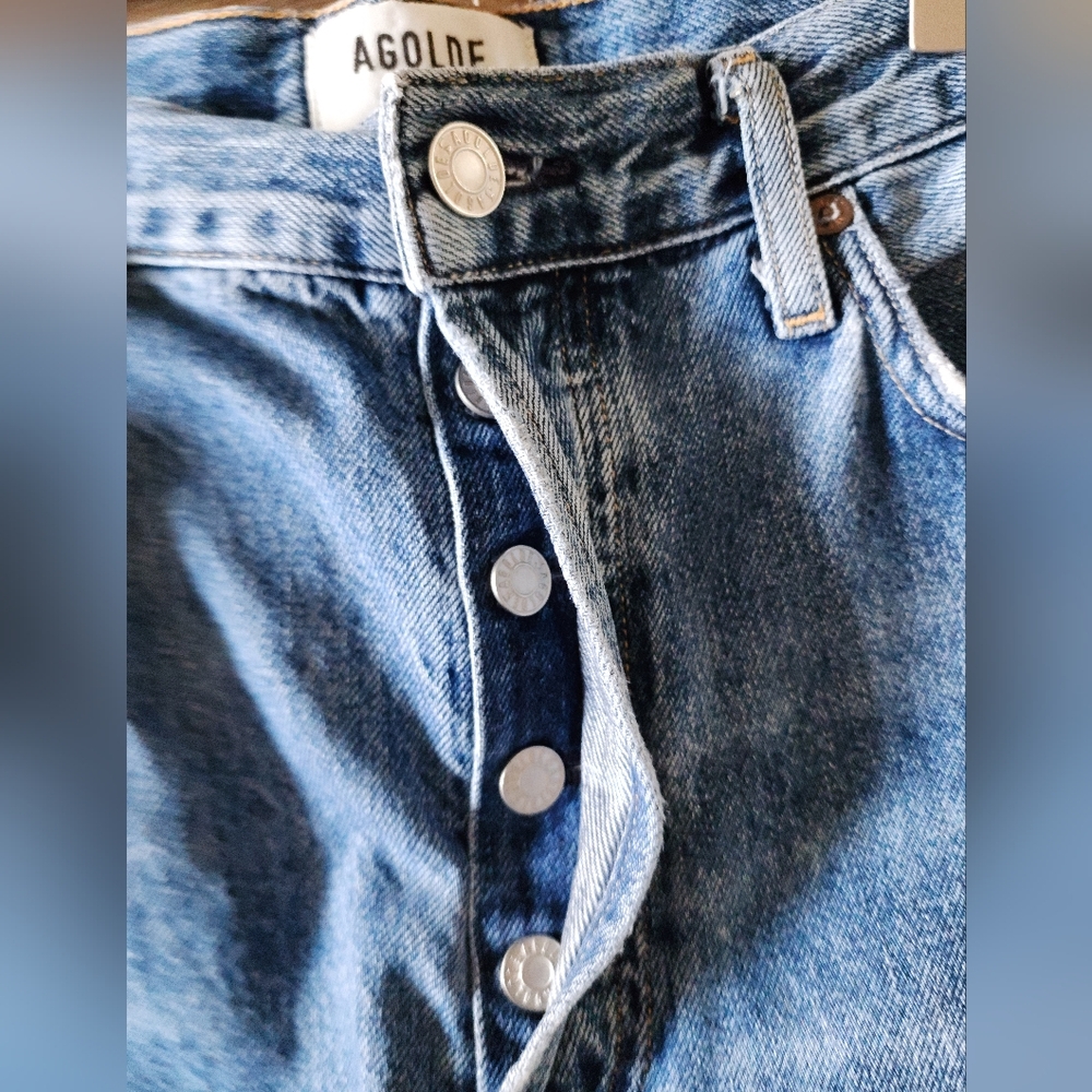 Agolde Cropped Straight-Leg Jeans in Light Blue Denim - Picture 6 of 11